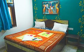 Hotel Bliss Bourn - Lajpat Nagar